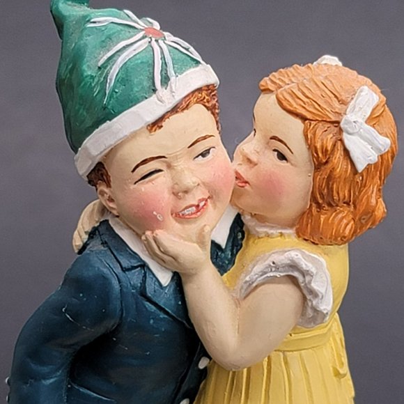 Francis Tipton Hunter Saturday Evening Post Girl Kissing Boy LE Figurine PD007 - Picture 3 of 7